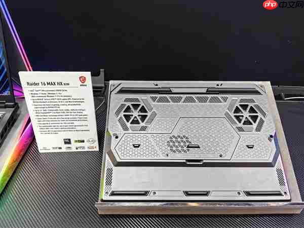 首款性能释放300W游戏本!微星全新泰坦16/MAX亮相:满功耗RTX 5090