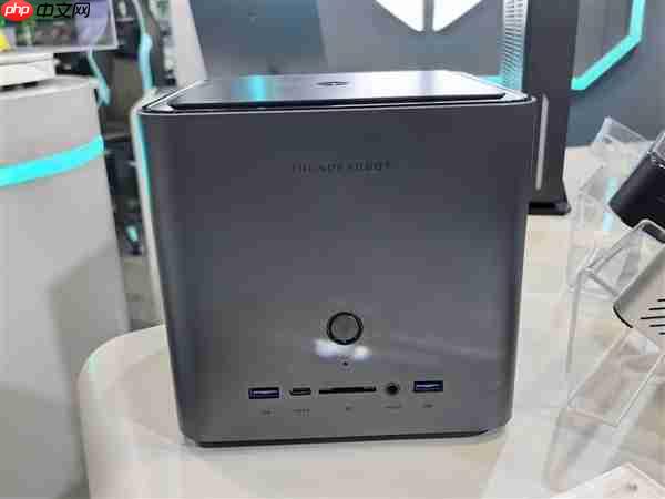 雷神MIX STATION迷你主机亮相：搭载AMD AI Max+ 395处理器