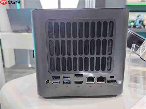雷神MIX STATION迷你主机亮相：搭载AMD AI Max+ 395处理器