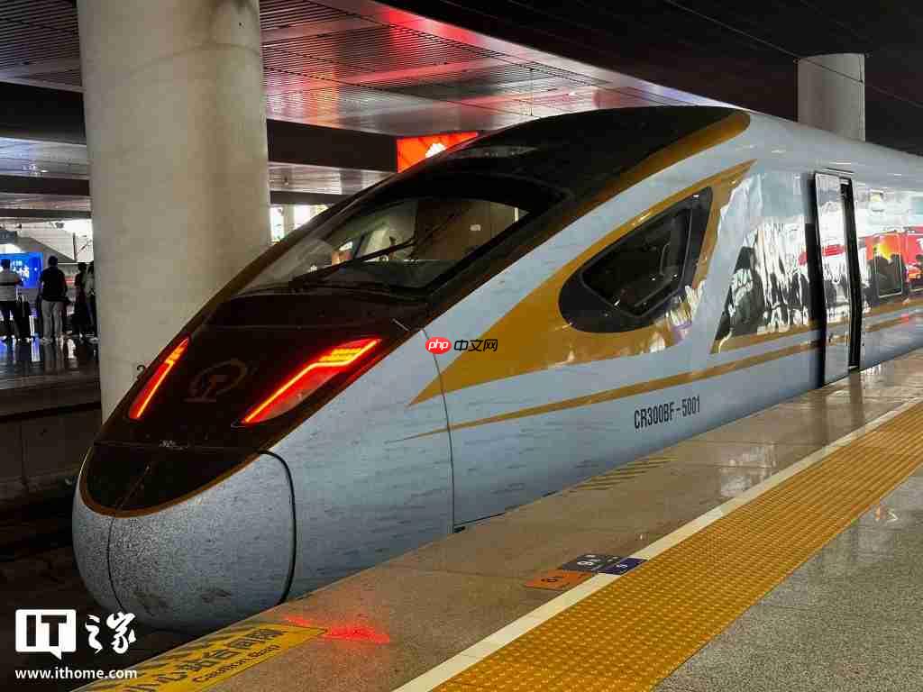 1 月 3 日迎元旦假期返程高峰,铁路部门加开千余列车