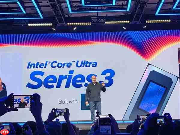 27小时x86续航王!Intel正式发布酷睿Ultra 300系列CPU:游戏性能提升77%