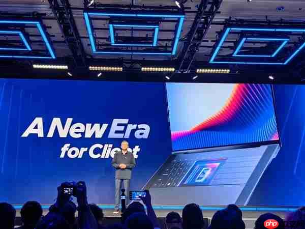 Intel CEO:18A首款产品如期出货、Panther Lake将开启新时代!