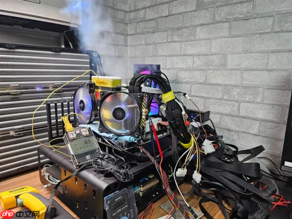 微星旗舰卡皇!RTX 5090 Lightning Z曝光:双12V-2×6接口、40相供电