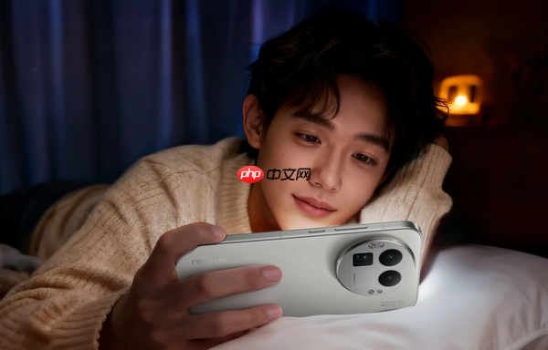 从返乡到守岁，真我GT8 Pro陪你过个“不掉线”的年