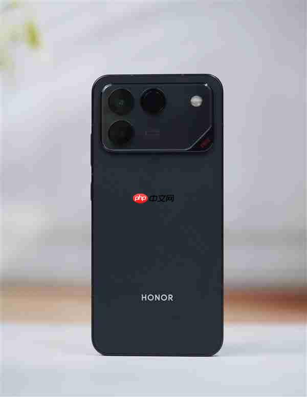 10000mAh巨无霸电池仅2599元起!荣耀WIN RT图赏