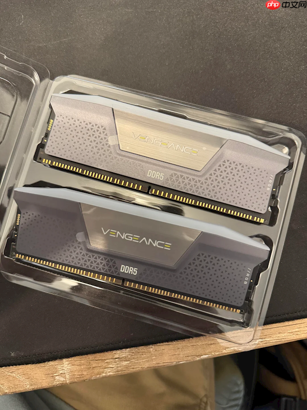 上千美元的海盗船96GB内存被掉包!只值35美元的RGB灯条