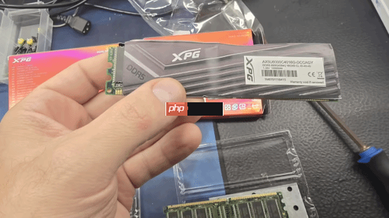 内存价格失控!乐子随之而来 内存条塞金属块造假