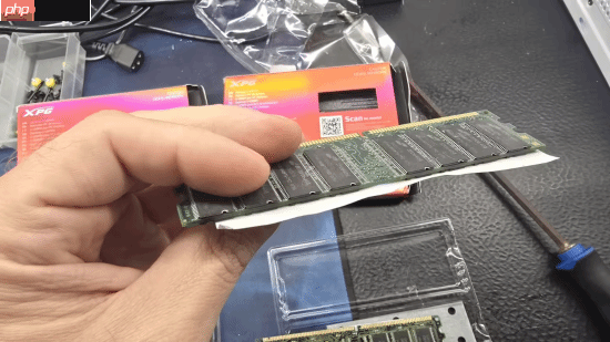 内存价格失控!乐子随之而来 内存条塞金属块造假