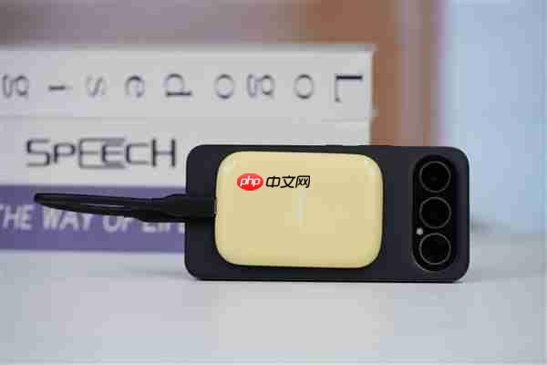 可磁吸绝配iPhone！长江存储致态灵潮流版移动SSD 2TB图赏