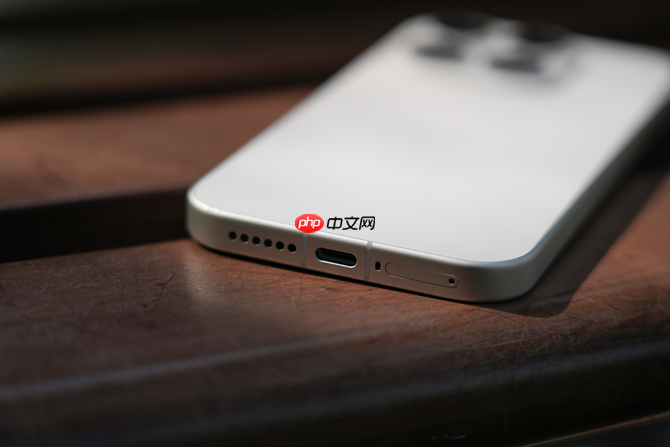 春节前唯一Ultra!小米17 Ultra 发布倒计时,价格或 6299 起