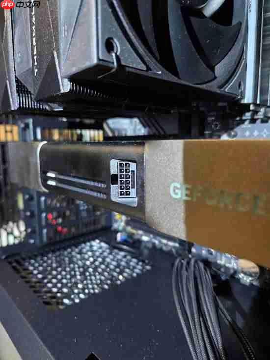 倒霉老外第一次拔掉RTX 5080 FE电源线就弄坏接口 求助客服却被惹怒：态度太敷衍了！