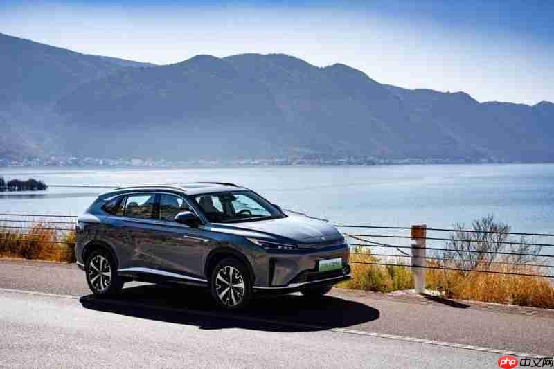 9.98W起买混动SUV!荣威D5XDMH 让10万预算不浪费