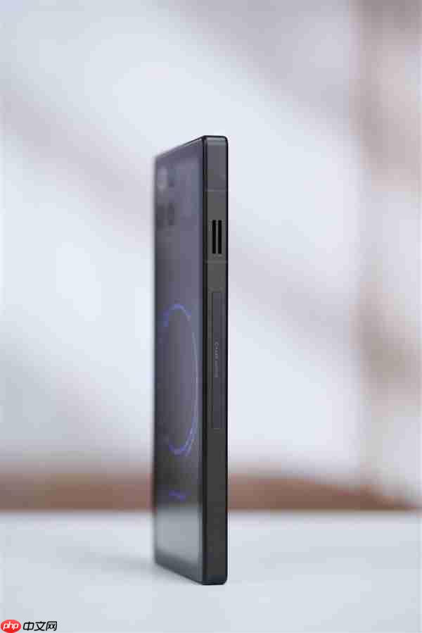 开启手机水冷散热时代！红魔11 Pro+图赏