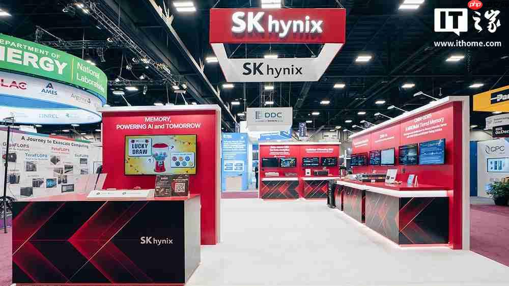 全球首款:SK 海力士展示 12 层堆叠 HBM4 内存