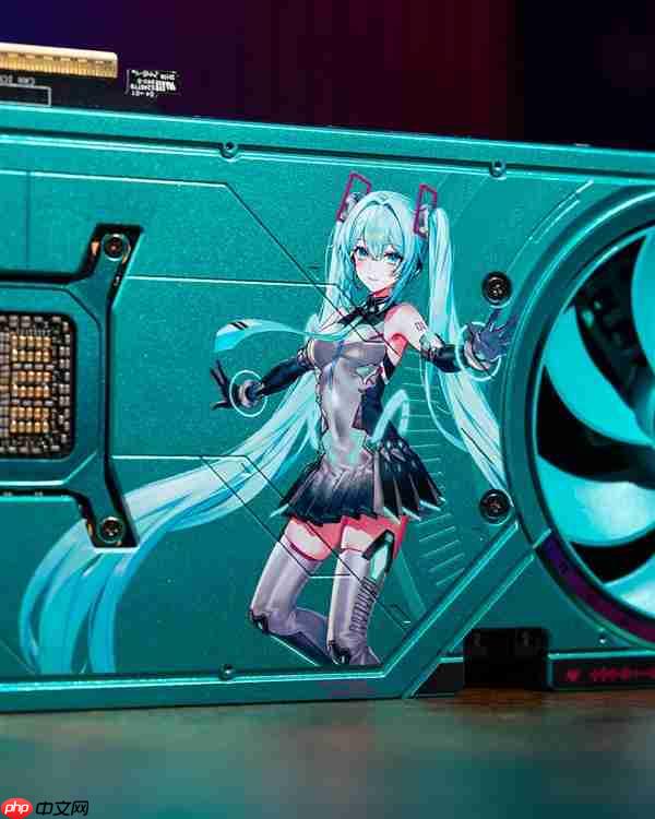 二次元与性能信仰碰撞!ROG夜神RTX5080 RO姬x初音未来版显卡