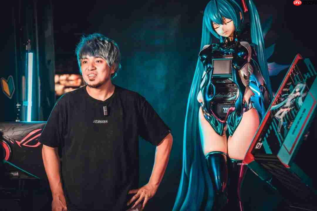 全球首台初音未来人形造型电竞主机 栩栩如生!