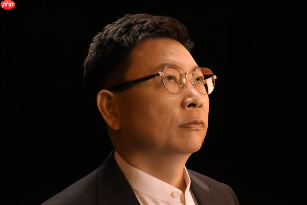 余承东首晒华为Mate 80 Pro Max真机!双圆环设计 外观史无前例