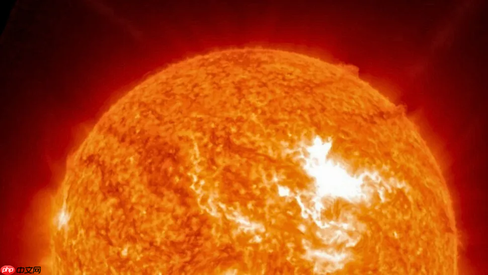 2025 年最强太阳耀斑爆发，引发非洲和欧洲多地无线电中断