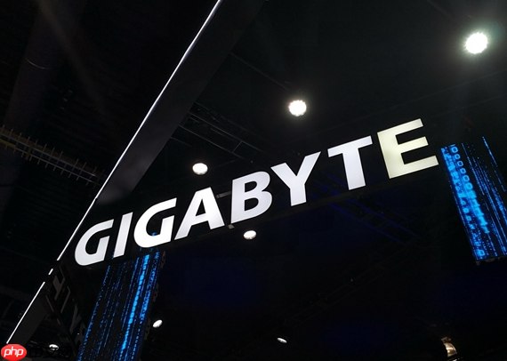 技嘉新款主板配备5寸LCD屏 可自定义显示内容