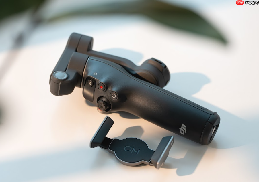 DJI 正式发表全场景精準跟拍手机稳定器 Osmo Mobile 8!