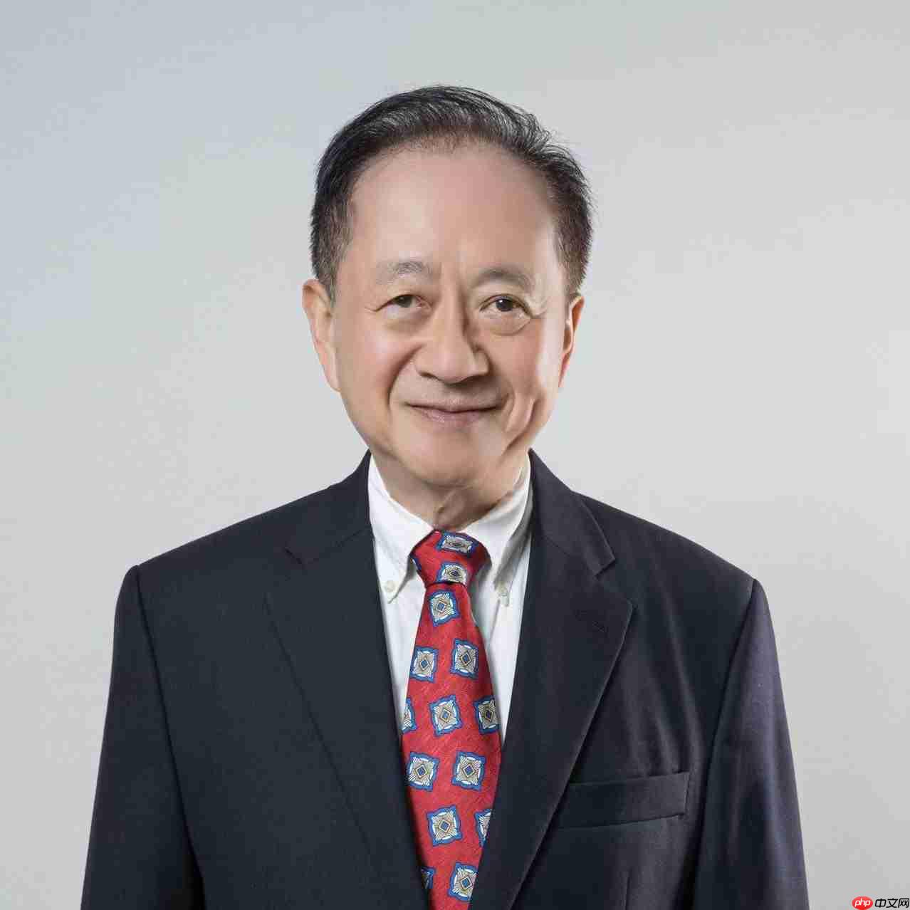 蒋尚义:摩尔定律放缓催动半导体变局,芯粒化解 AI 芯片成本危机