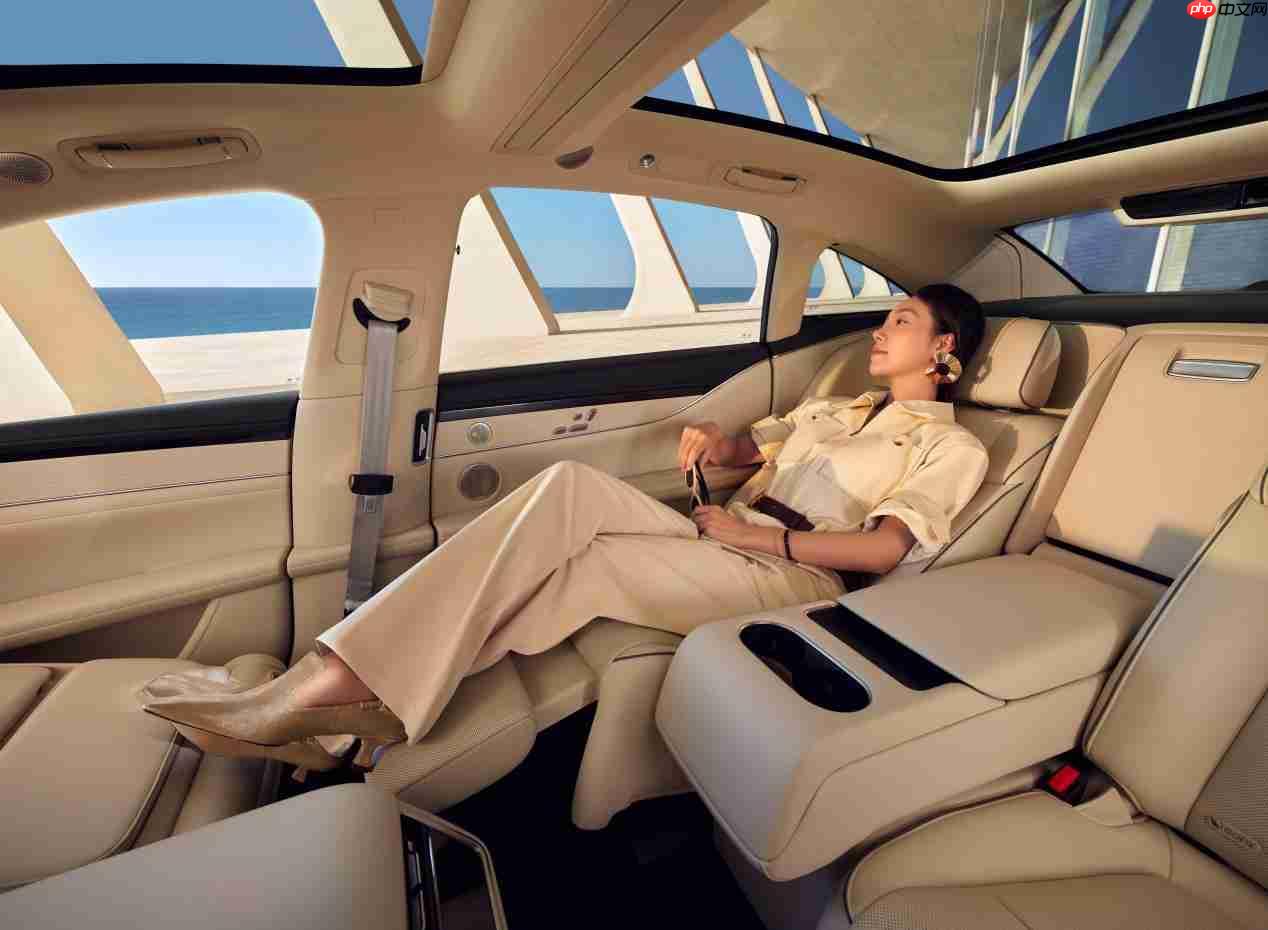 销量背后的豪华新定义！新款享界S9为何能在开订2个小时突破3000台？