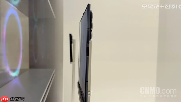 三星Z TriFold三折叠更多细节曝光！外观与Fold7相似