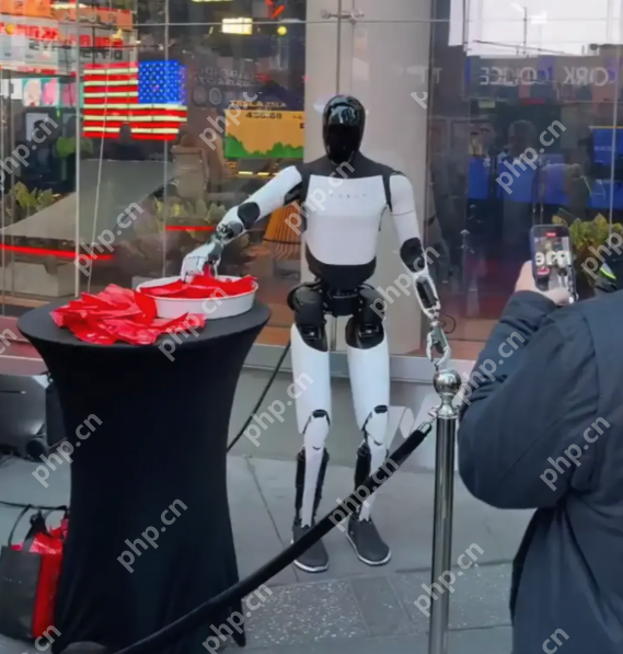 揭秘特斯拉人形机器人训练内幕：员工身心俱疲，感觉像“小白鼠” - php中文网