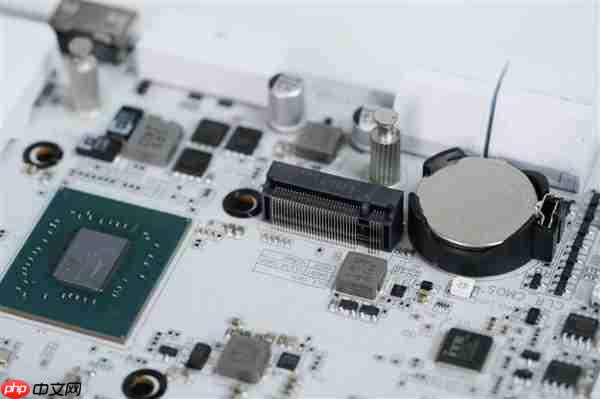 雪景房主机必看！技嘉电竞冰雕Z890 AORUS PRO ICE主板图赏