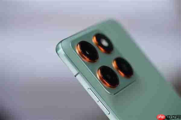 5.99mm超薄机身！联想moto X70 Air图赏