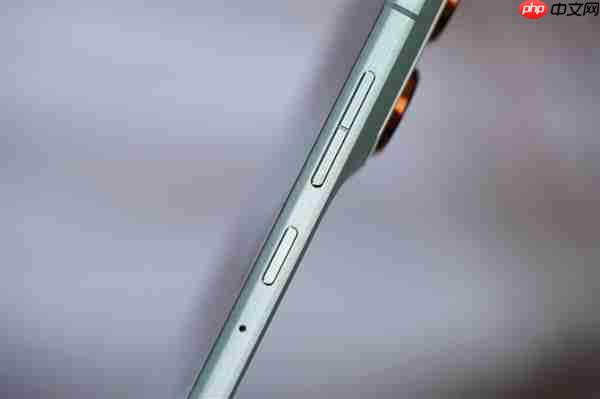 5.99mm超薄机身！联想moto X70 Air图赏