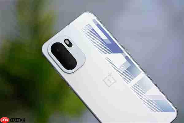 同档唯一165Hz超高刷直屏！一加Ace 6图赏