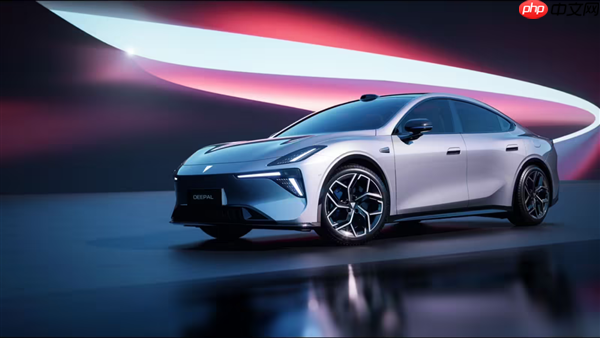 深蓝 L06全球首搭3nm座舱芯 邓承浩：汽车芯片要求已远超手机