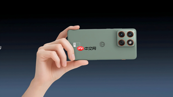 联想moto X70 Air AI手机正式发布:有AI的Air,无感轻薄不妥协