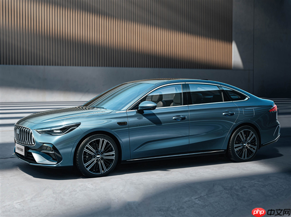 油耗2L级全球最低!吉利银河星耀6上市:限时6.88万起