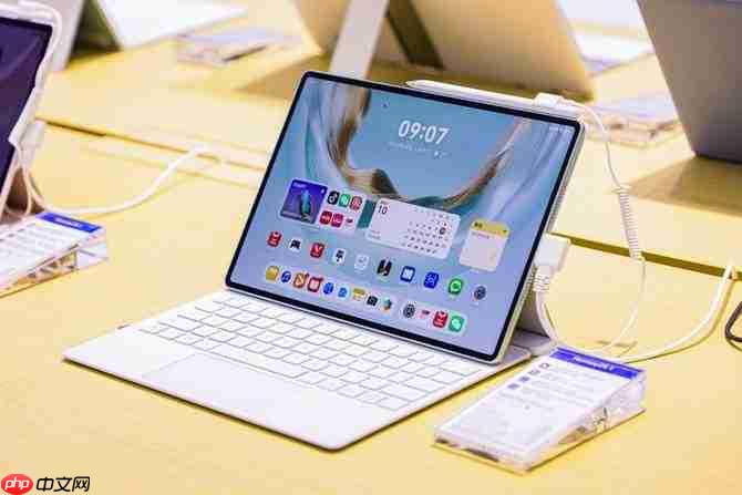 华为携多款明星产品闪耀2025中国移动大会:以技术创新定义智慧生活新范式