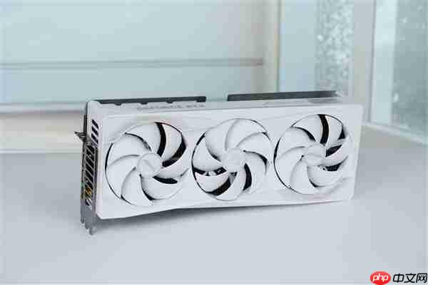 精美纯白设计!技嘉AUROS RTX 5080 MASTER ICE显卡图赏