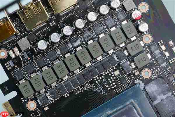 精美纯白设计!技嘉AUROS RTX 5080 MASTER ICE显卡图赏