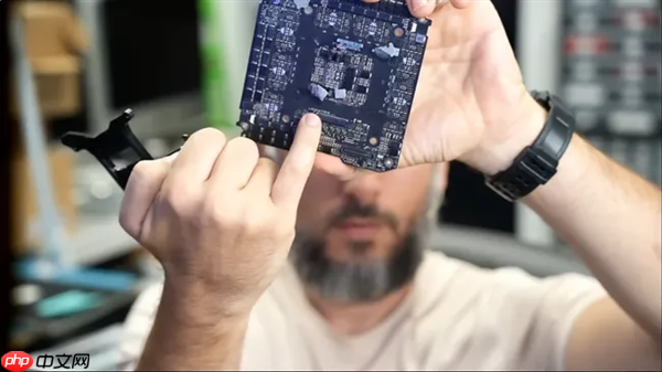 直言这辈子都不要买公版RTX 5090!维修工程师痛批:史上最糟糕GPU设计