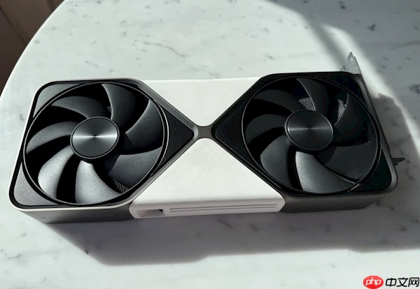 玩家自制纯白色RTX 4090：只差一点就完美