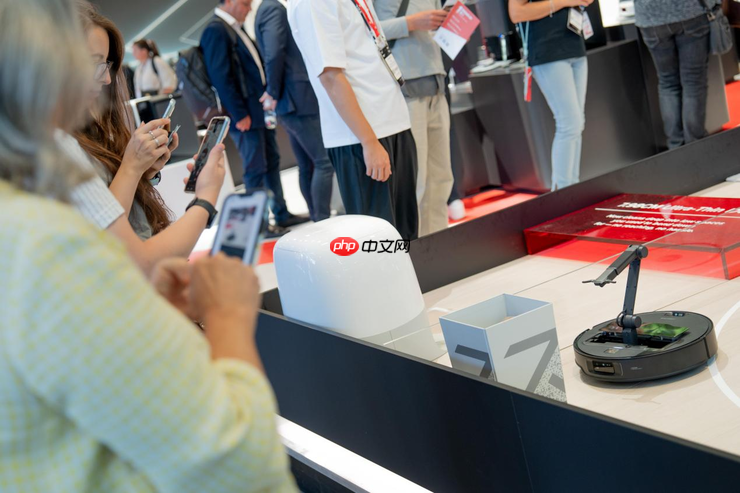 石头科技亮相2025可持续全球领导者大会，展现智能清洁机器人行业中国方案