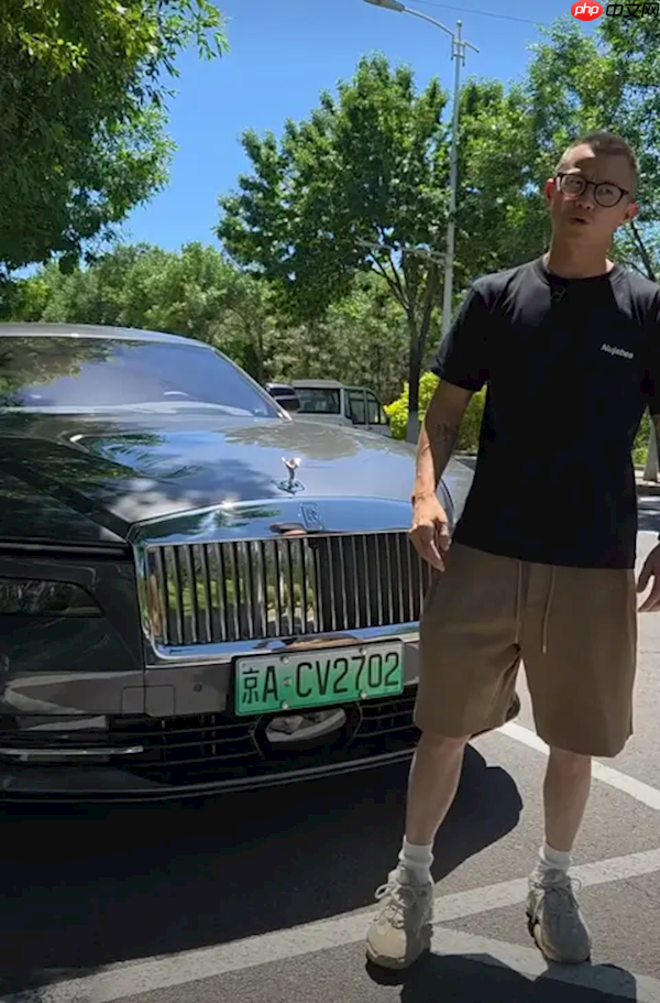 陈震还原撞车事件经过:撞车时在低头捡拾物品 建议首选搭载靠谱智驾系统车辆