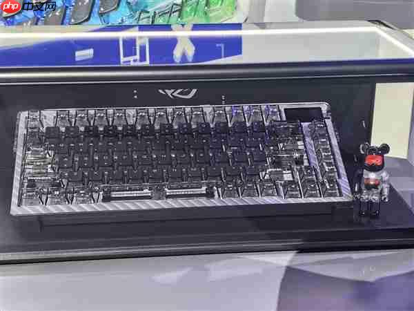 2199元起 华硕ROG发布积木熊联名键盘、路由器