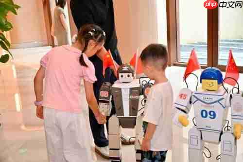 “舞动”国庆黄金周，鹿明机器人携手ClubMed地中海·白日方舟度假村打造“机器人+文旅”新范式