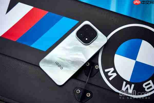 iQOO 15还有惊喜？RGB灯带可跟随环境音进行变换