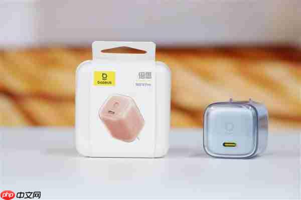 完美适配iPhone17全系快充！倍思同芯充Pro快充充电器套装图赏