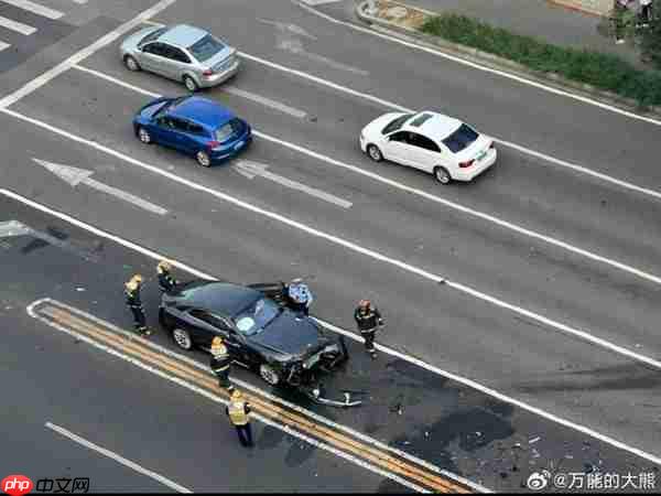 知名车评人陈震发生交通事故 座驾劳斯莱斯闪灵维修费或超百万:曾称买车损险不划算