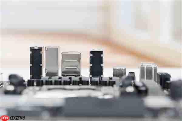 高性价比游戏利器！七彩虹战斧B850M超级黑刃主板图赏