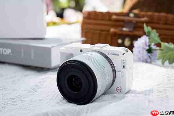 高颜值微单新标杆 镁合金质感+专业级对焦 打破“颜值虚高”魔咒