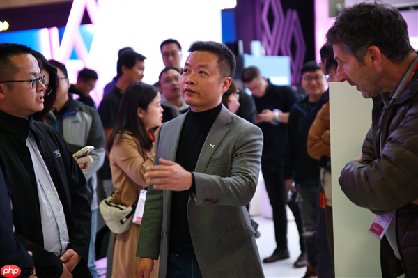 何小鹏:挑战就像台风会扫过 但总会过去